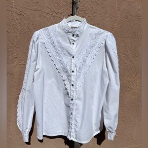 Vintage 1980s Edwardian cottagecore romantic blouse with cut lace hearts motif
